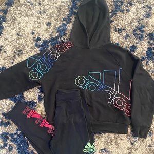 Adidas set of leggings and sweatshirt. Size M (10/12) in girls